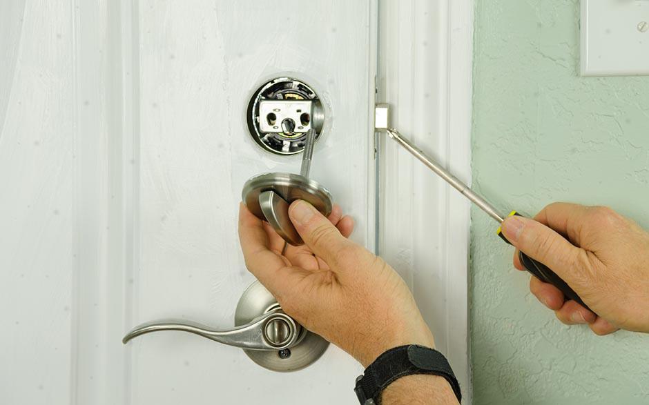 ouvrir porte avec clef derriere Eaubonne